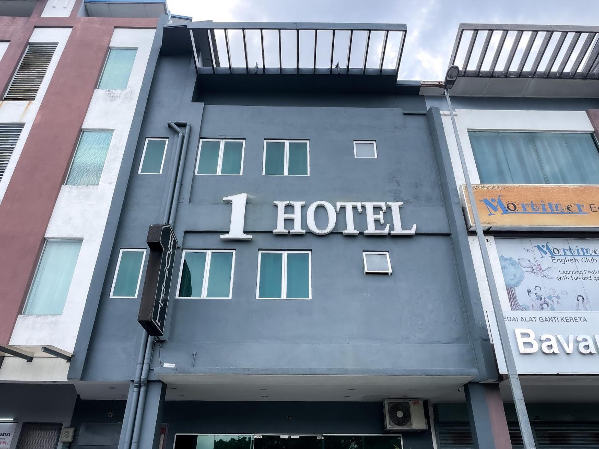 1 Hotel Mahkota Cheras Exteriör bild