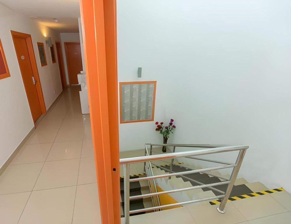 1 Hotel Mahkota Cheras Exteriör bild