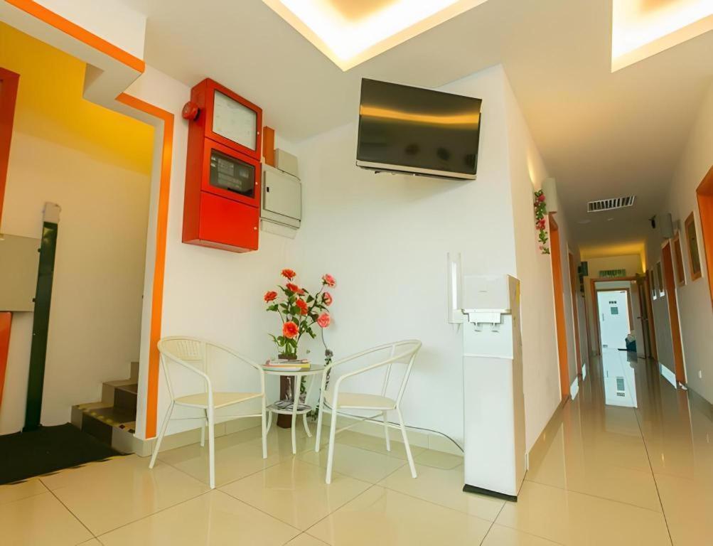 1 Hotel Mahkota Cheras Exteriör bild