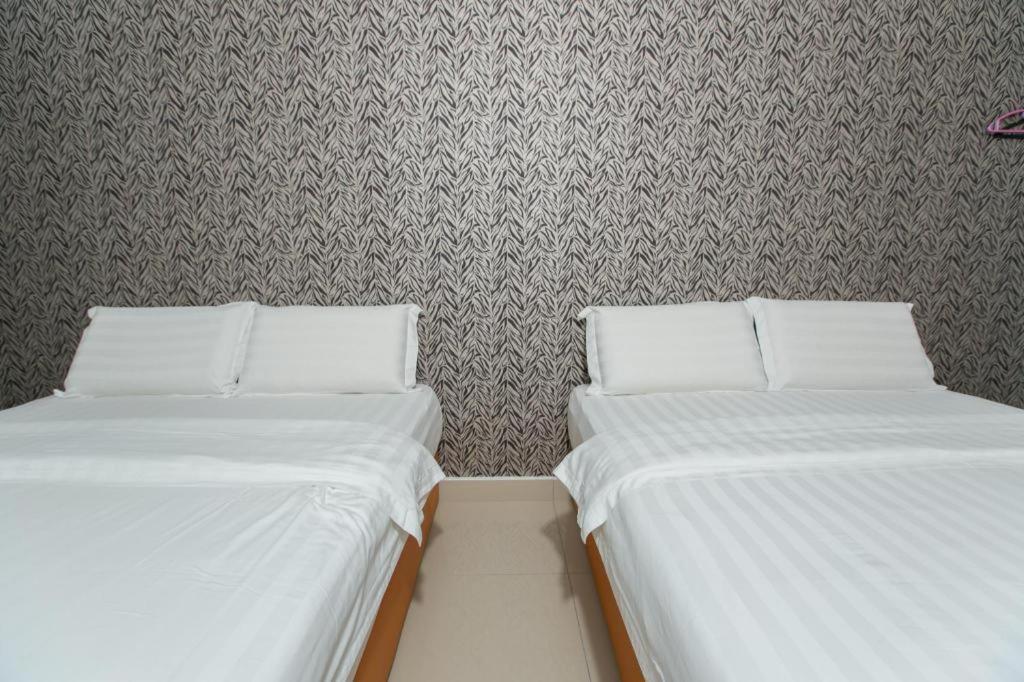 1 Hotel Mahkota Cheras Exteriör bild