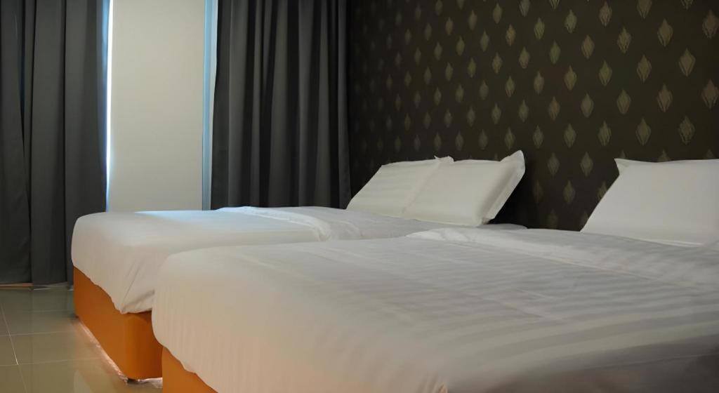 1 Hotel Mahkota Cheras Exteriör bild