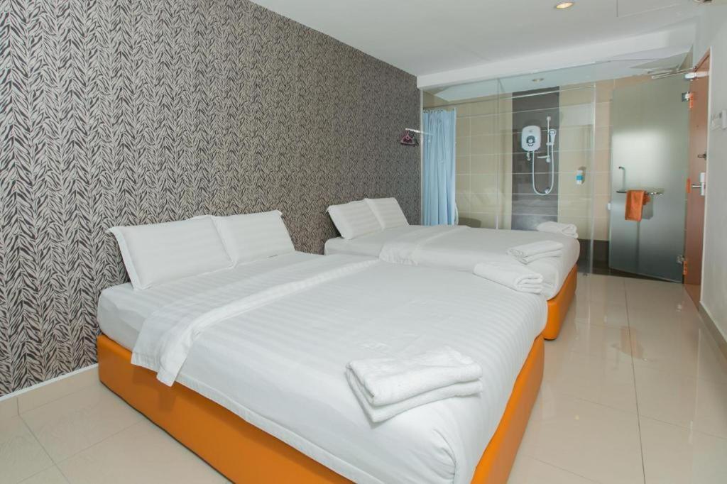 1 Hotel Mahkota Cheras Exteriör bild