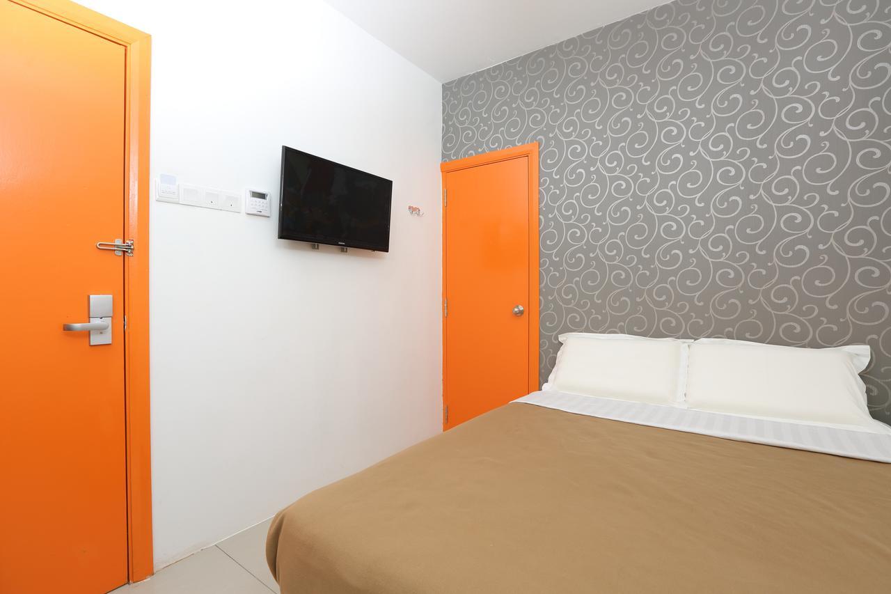 1 Hotel Mahkota Cheras Exteriör bild